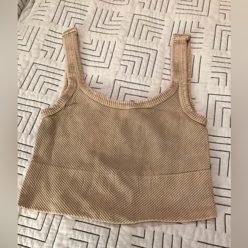 New Nikibiki Vintage Chevron Ribbed Crop Top. OS. Never worn in Sandshell